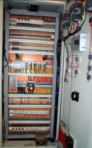 NR12 - Painel de comando com CLP